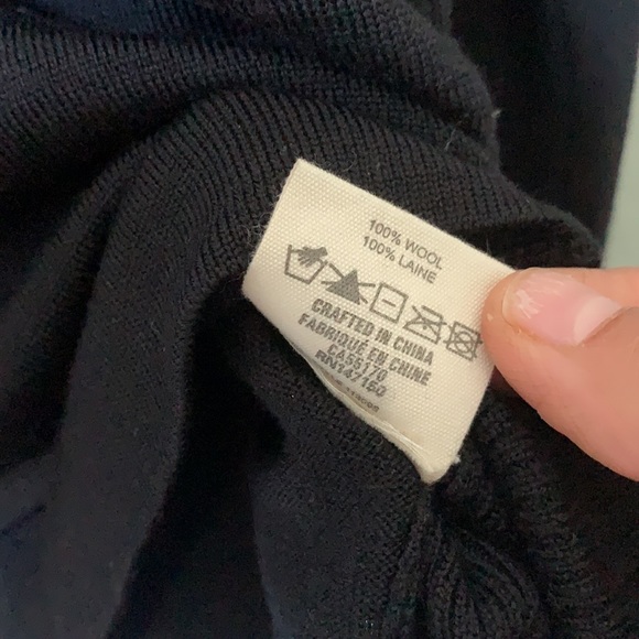 Men’s Frank and Oak Wool V Neck sweater - Picture 4 of 4